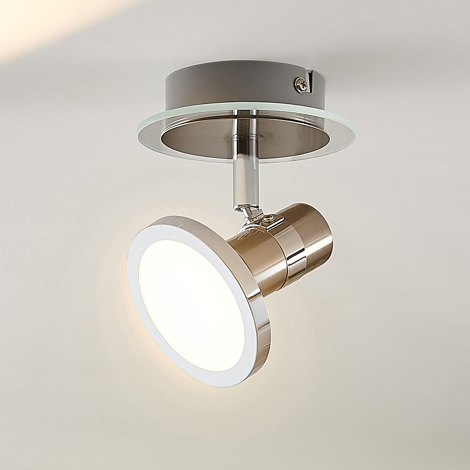 Lindby Kajetan -LED-kohdevalo, nikkeliä, 1-lamp.