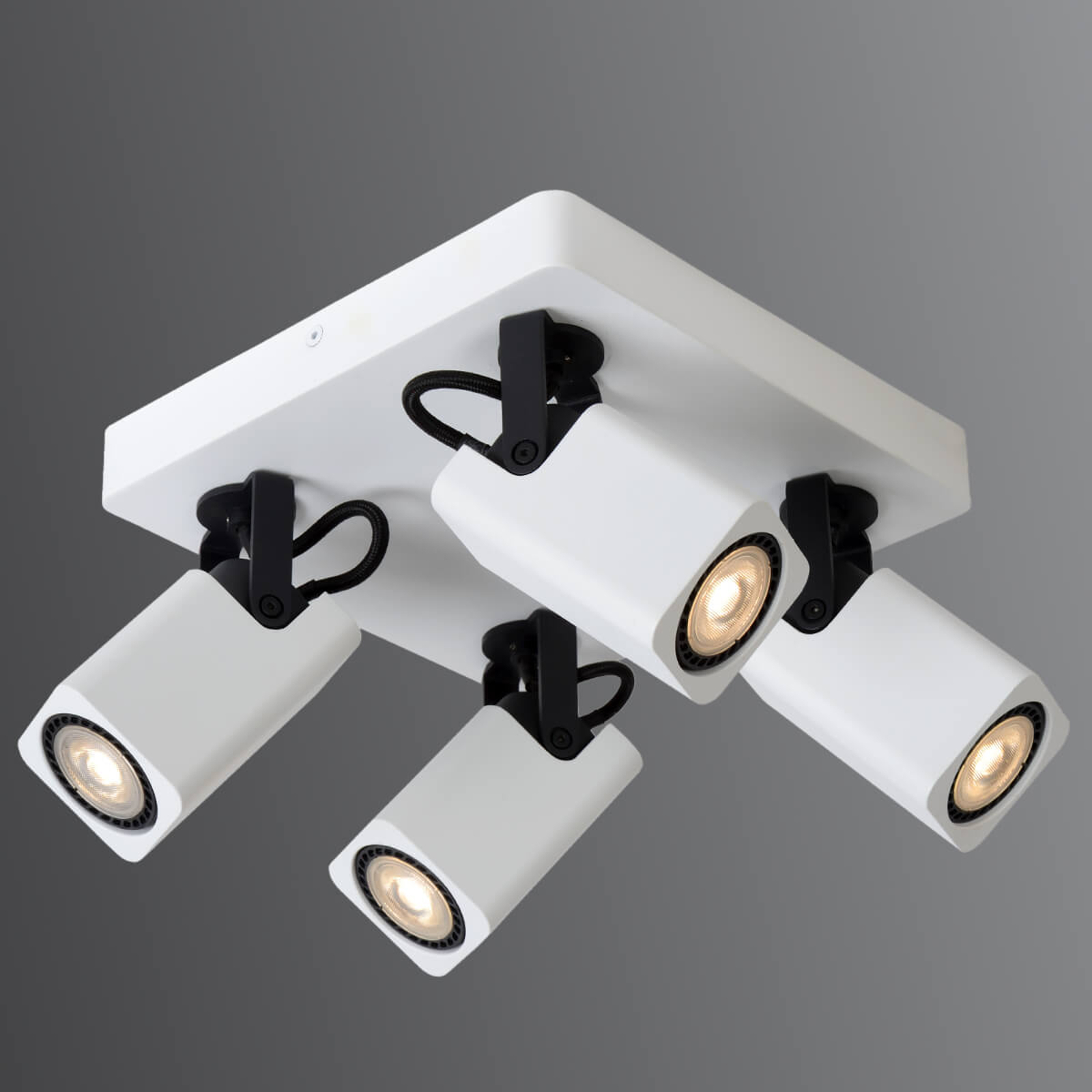 4-lamppuinen LED-kattovalaisin Roax