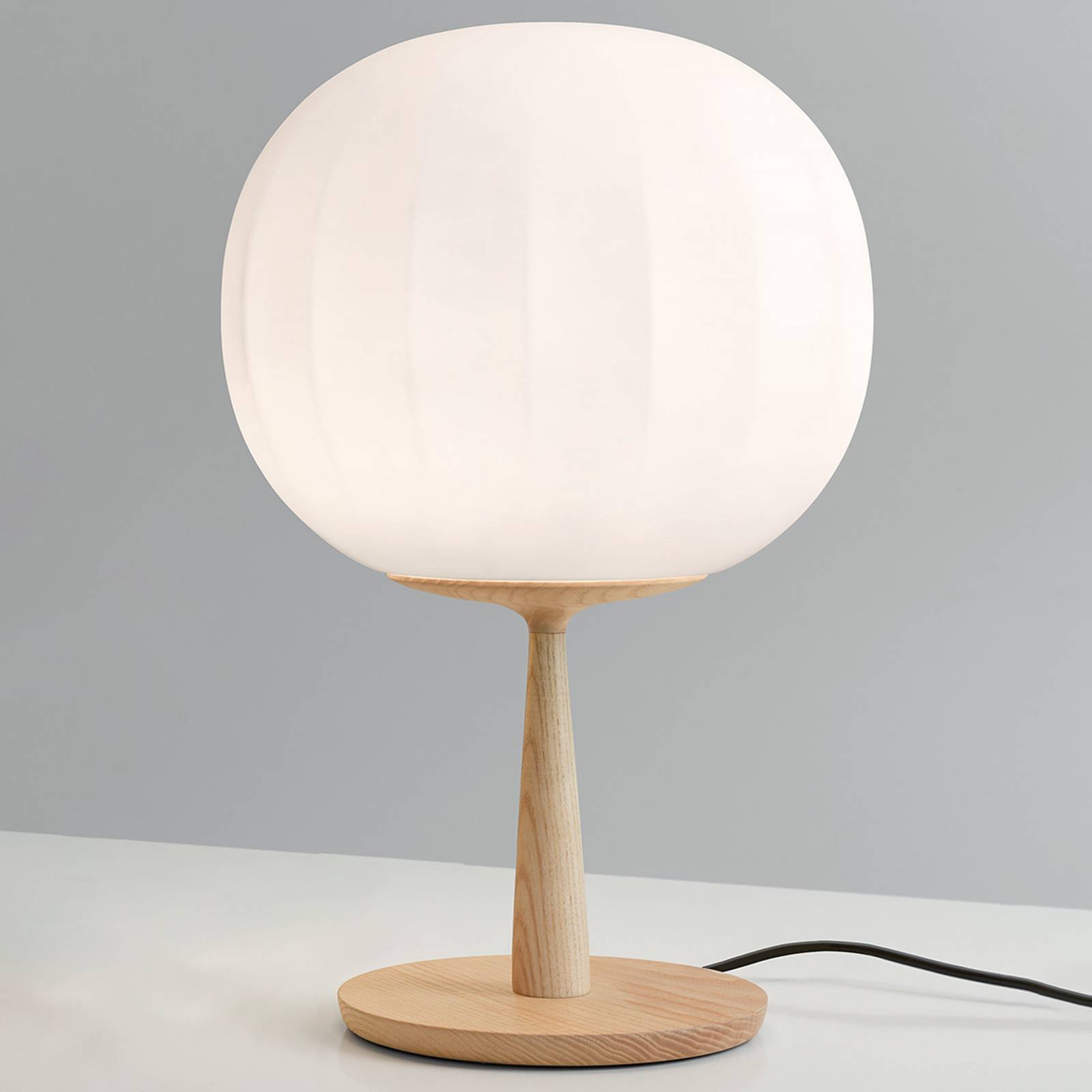 Luceplan Lita pöytävalaisin saarnijalka 46 cm