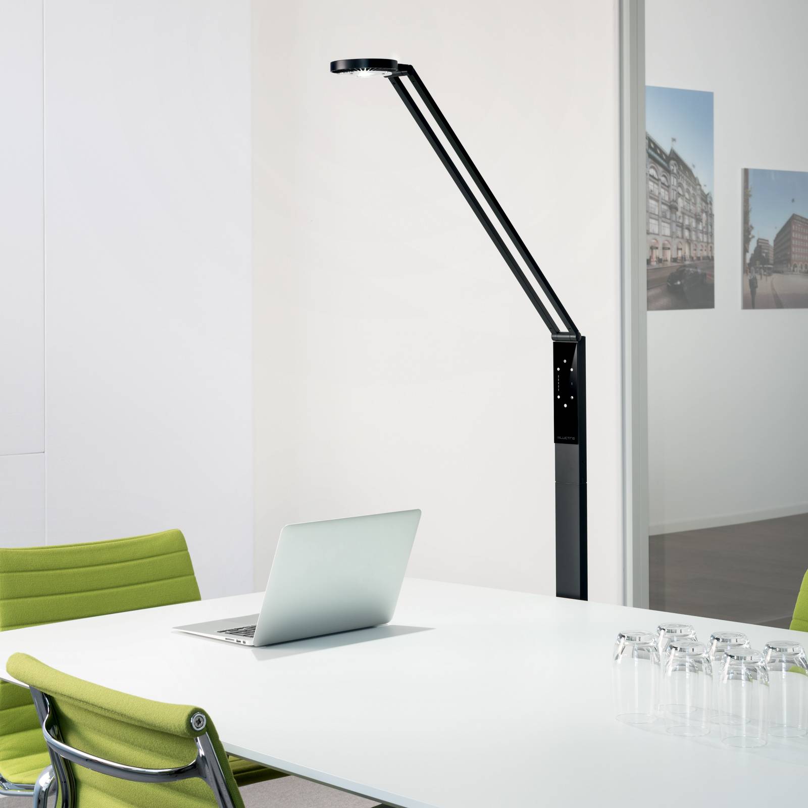 Luctra Floor Radial LED-lattiavalaisin musta