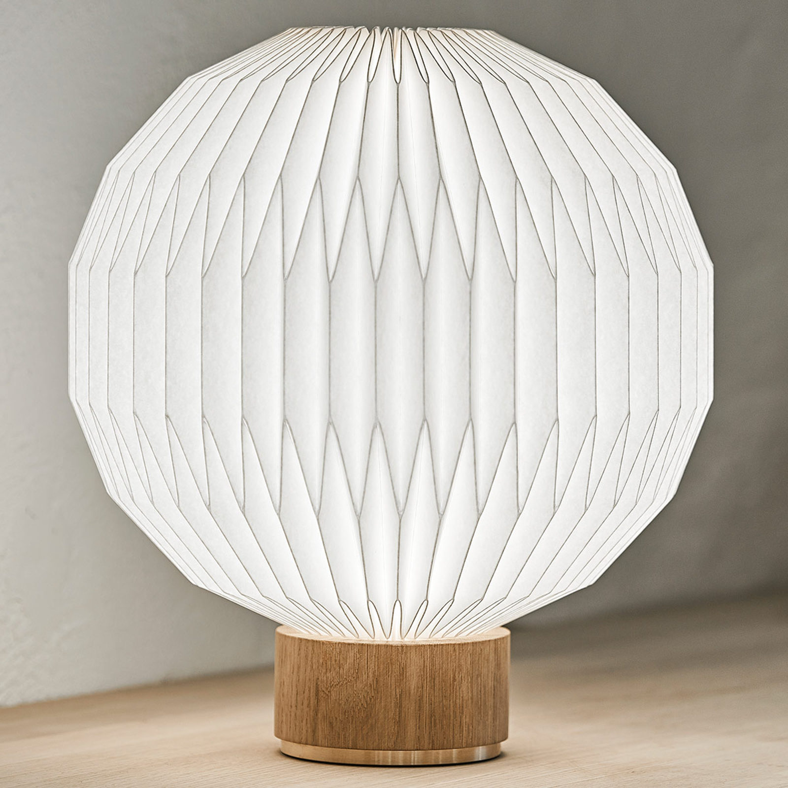 LE KLINT 375 -pöytävalo, muovivarjostin 38 cm