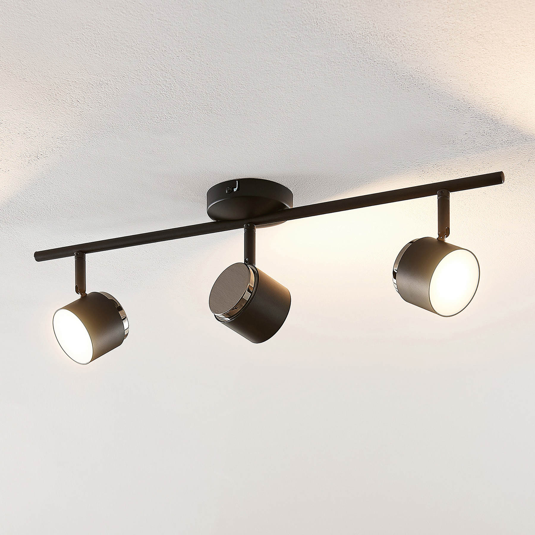 Lindby Marrie -LED-kohdevalaisin, musta, 3-lamp.