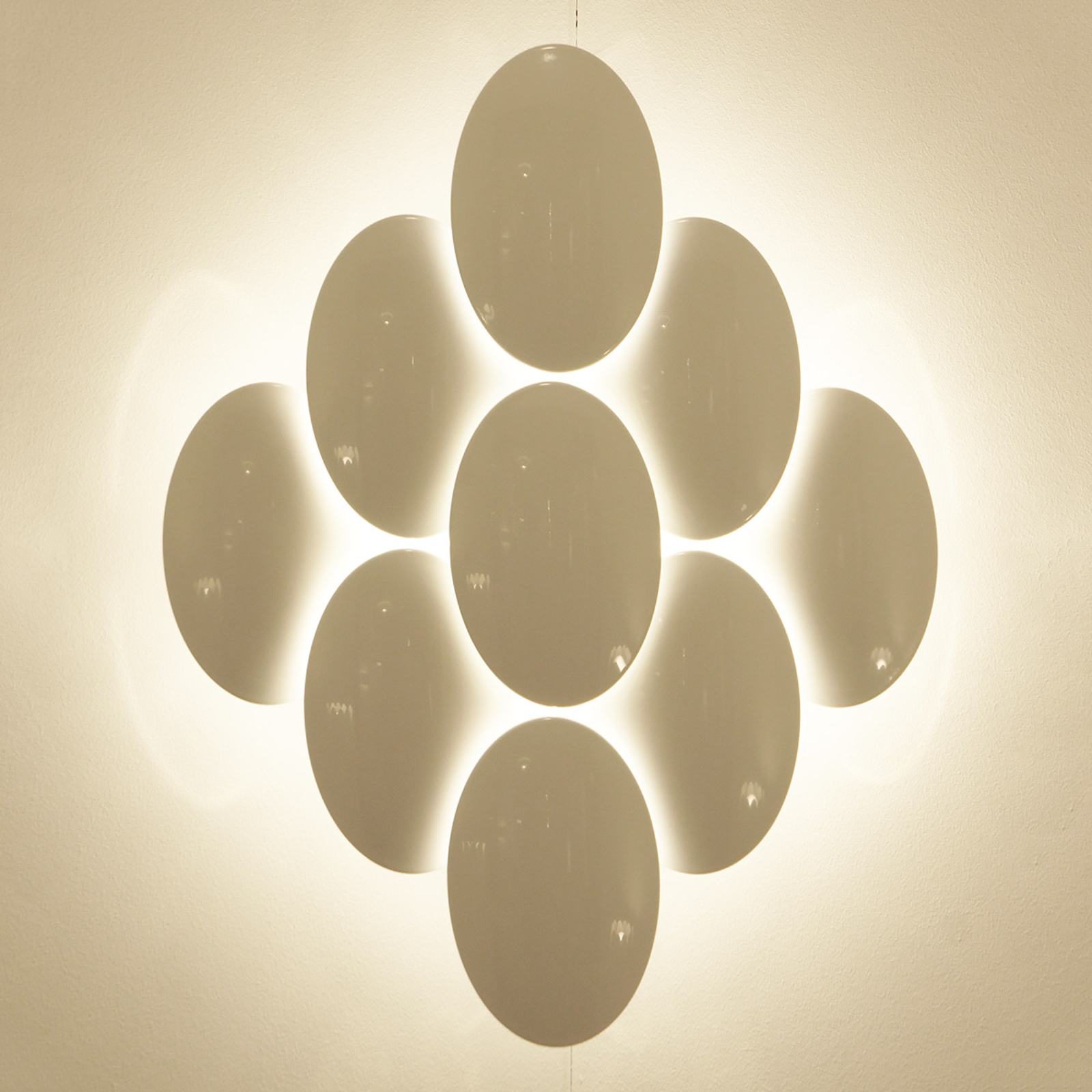 Milan Obolo - LED-seinävalaisin himmennet. 8-lamp