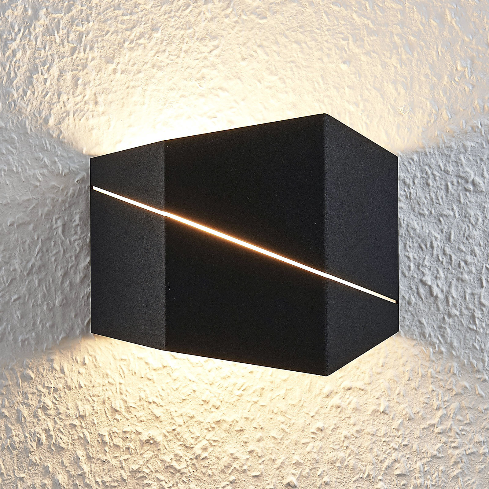 LED-seinävalaisin Nikolae, 18 cm, musta