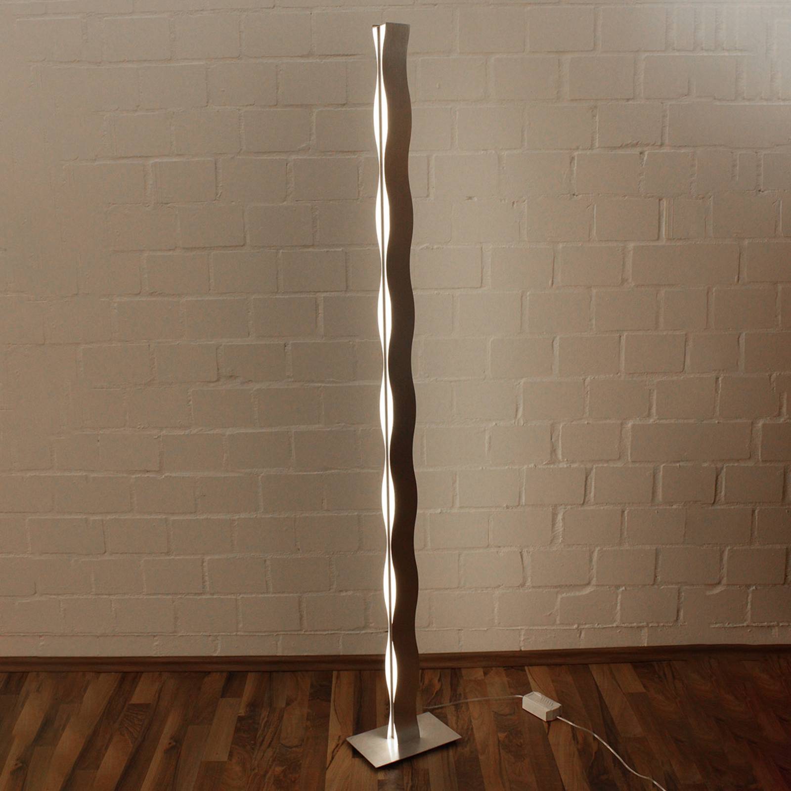 LED-lattiavalaisin Wave, nikkeli