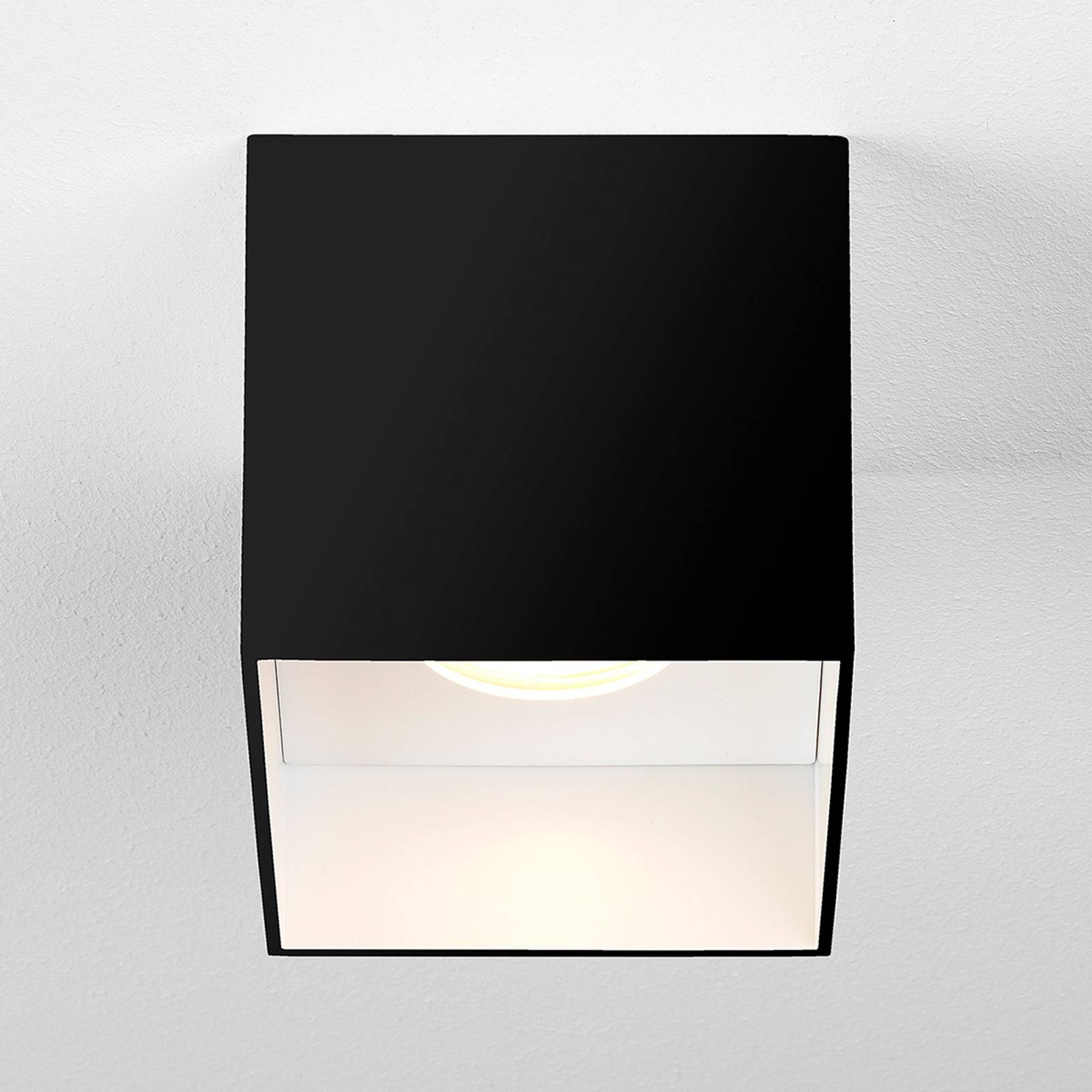 Astro Osca Square -LED-kattovalaisin, musta