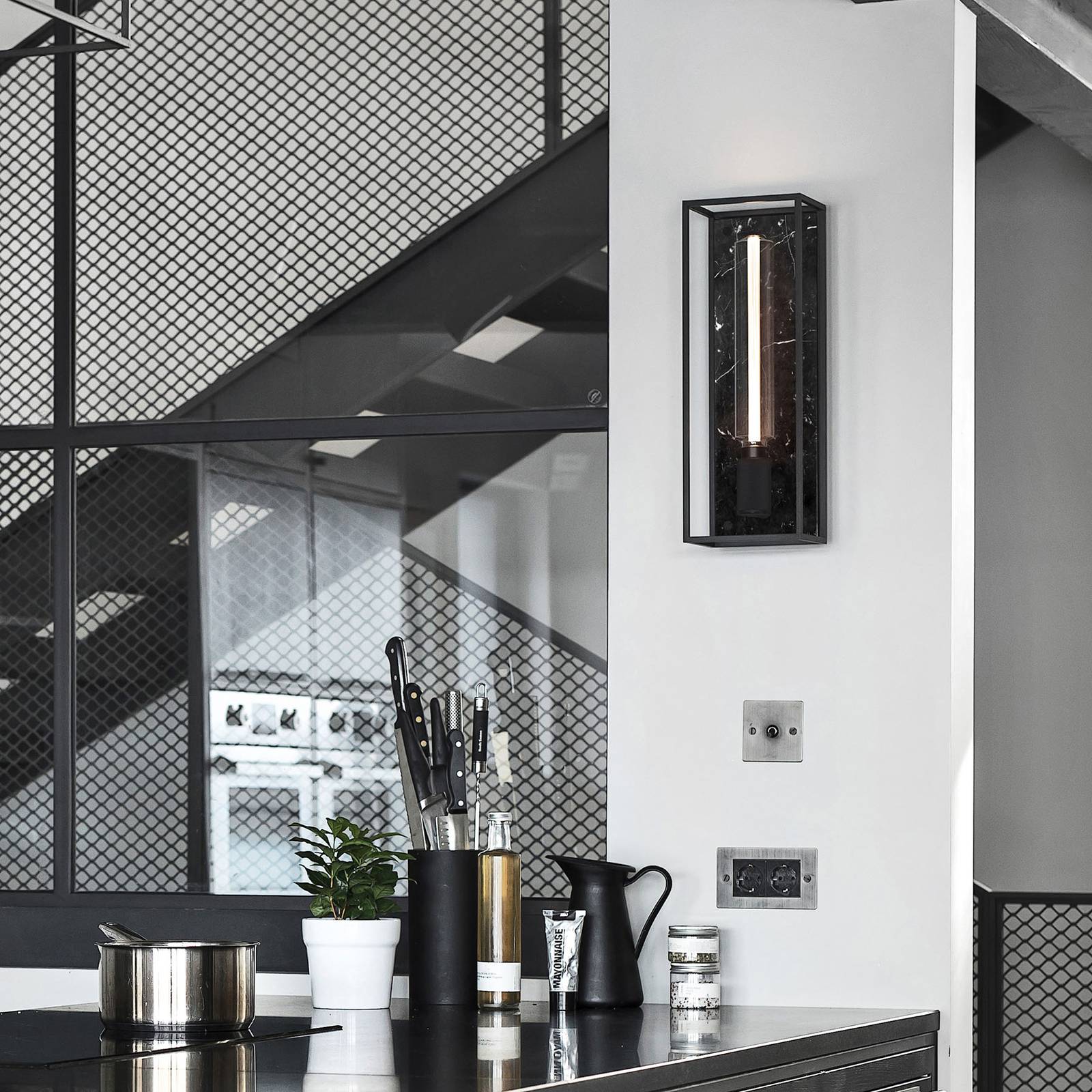 Buster + Punch Caged Wall large LED marmori musta