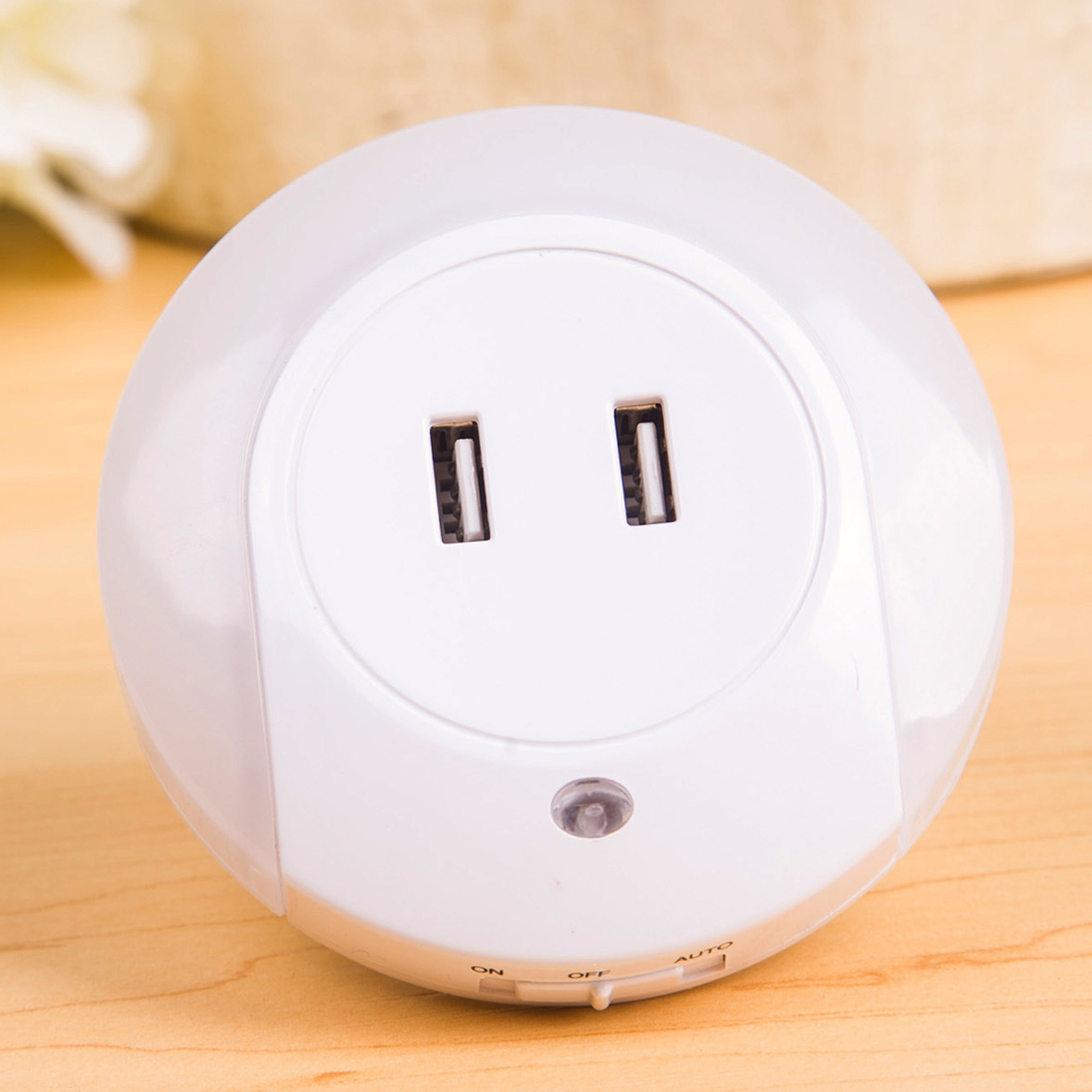 LED-yövalo Brit, tunnistin, USB-liitäntä, pyöreä
