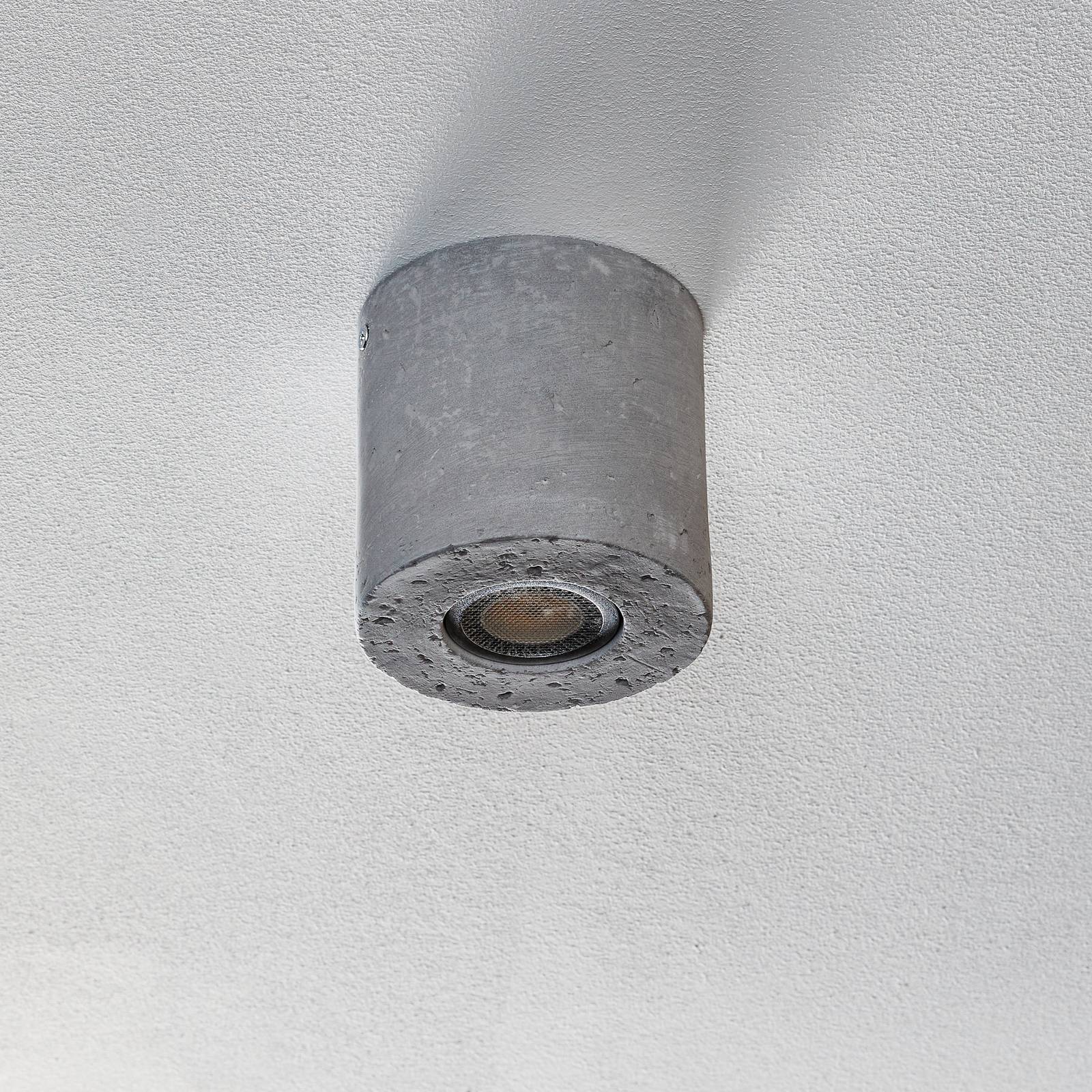 Kattovalaisin Ara betoninen lieriö