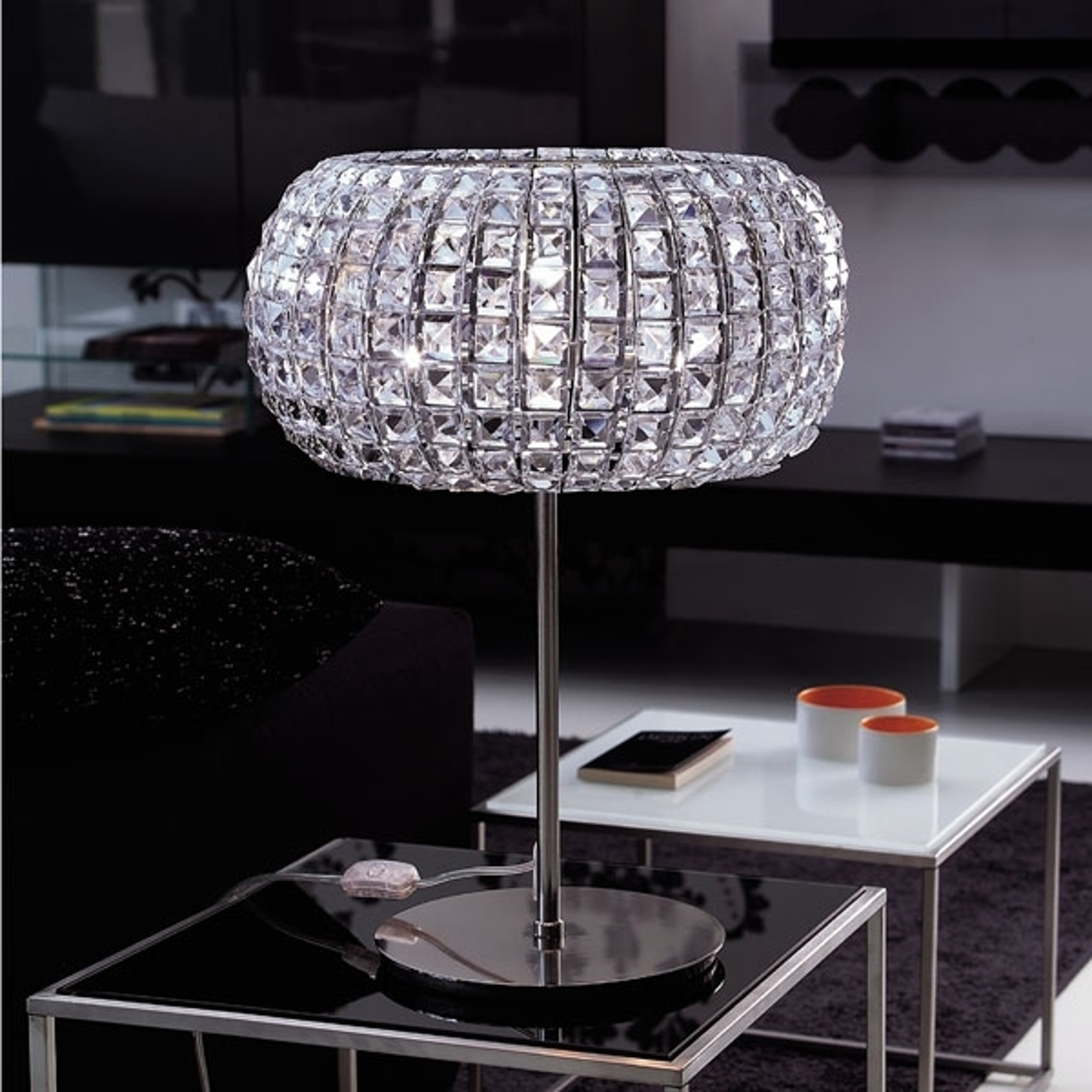 Ylellinen pöytävalaisin NASHIRA